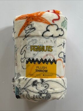 Snoopy Peanuts Oversized Plush Throw Blanket